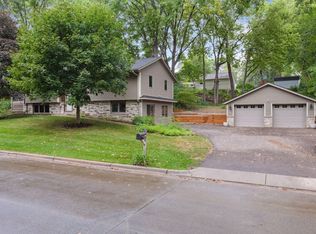 5936 Grove St, Edina, MN 55436