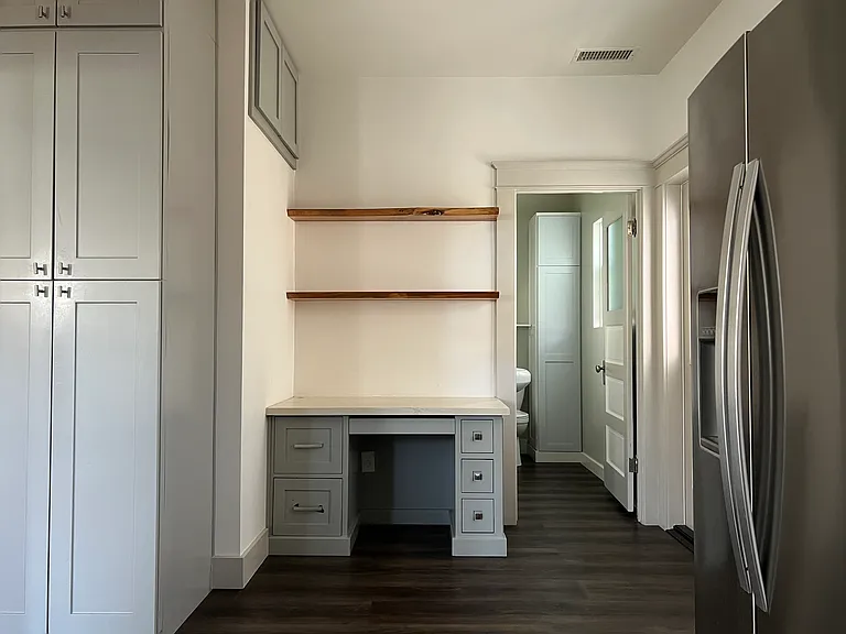 1231 W 9th St #1 — Photo 9