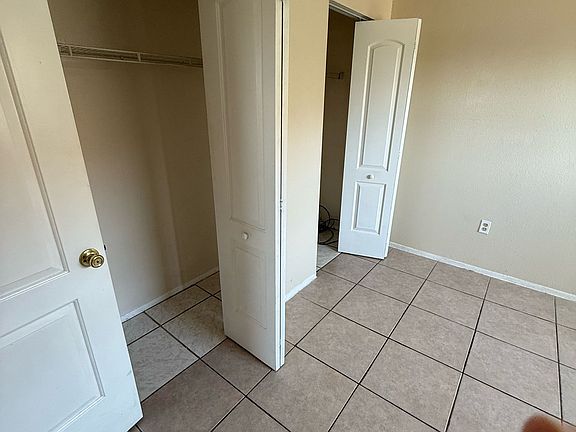 5th image of 731 Michigan Ct #731