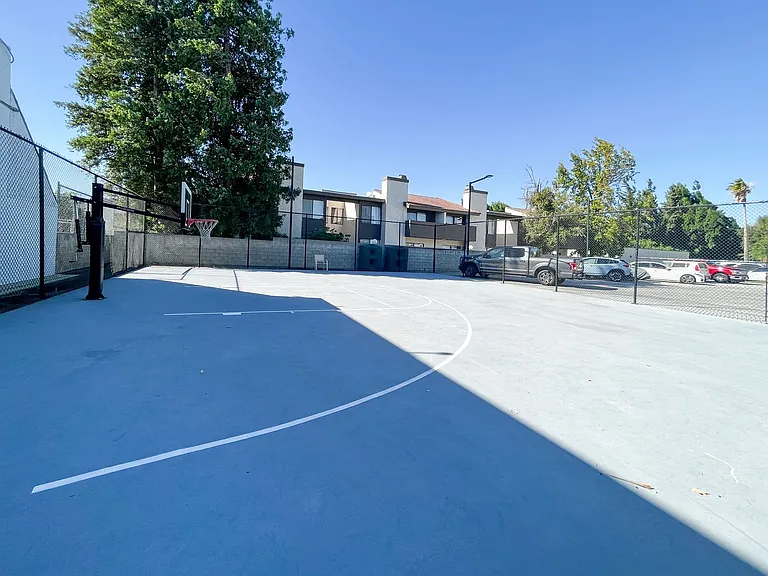 9939 Topanga Canyon Blvd — Photo 37