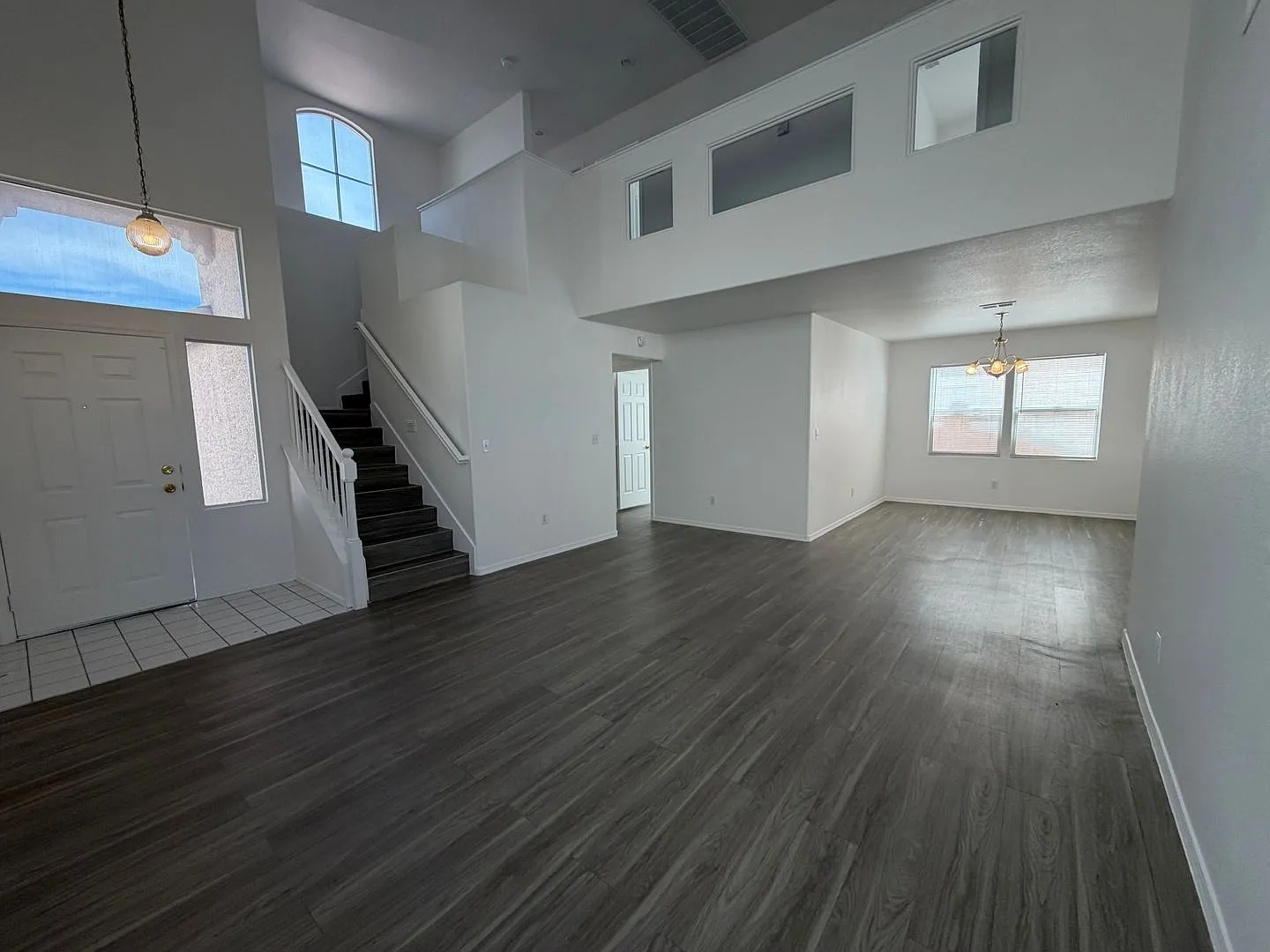 Bright & Spacious Home in Southwest Las Vegas! — Photo 4