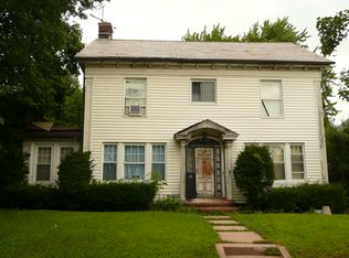 229 Beech St, Holyoke, MA 01040