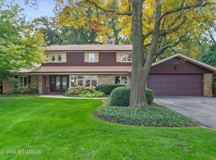 147 Timber View Dr, Oak Brook, IL 60523