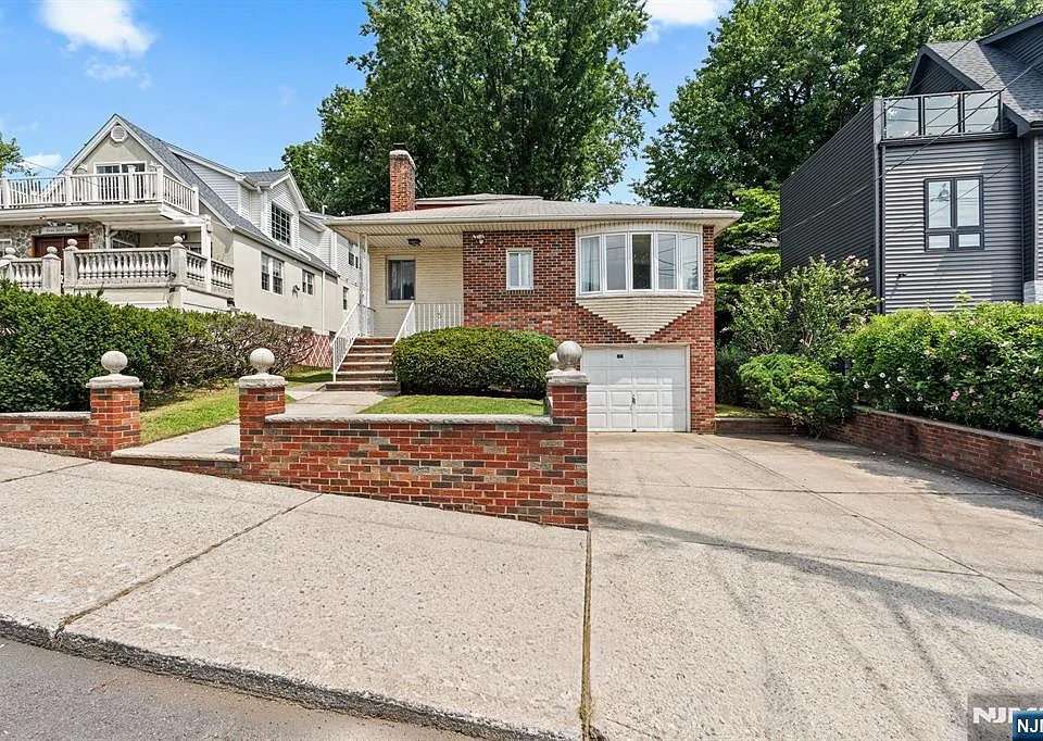 56 Cecelia Ave