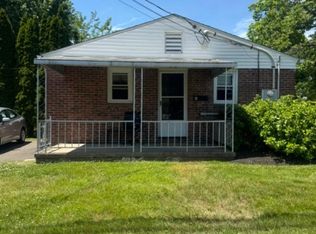 4 Trefoil Ct #4, Fairfield, CT 06825