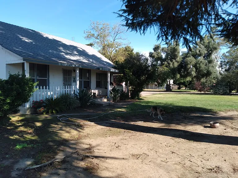 E Le Grand Rd — Photo 1