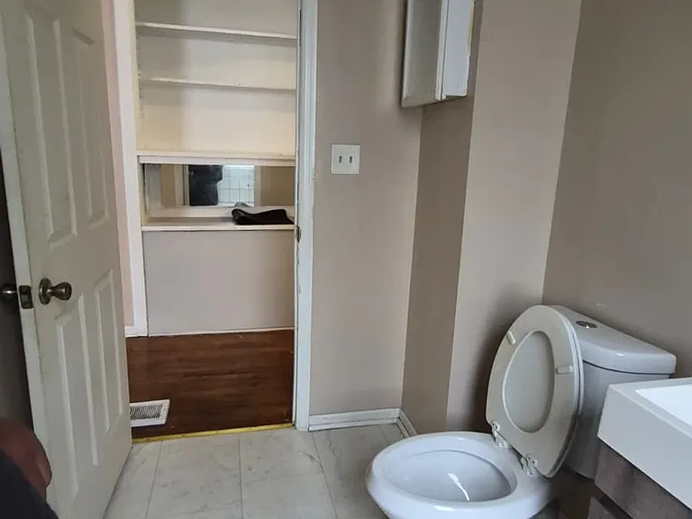 3834 N Port Washington Rd — Photo 10