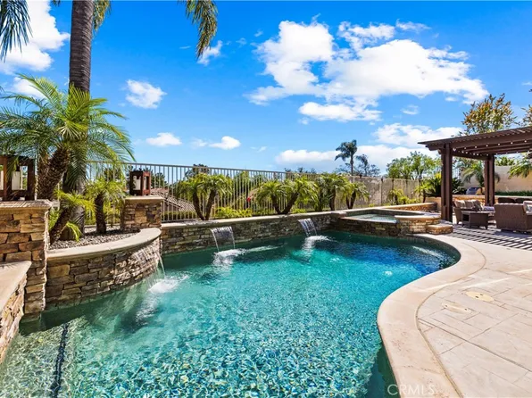 32 Via Perico, Rancho Santa Margarita, CA 92688