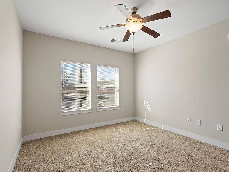 Gateway Apartments — Photo 40