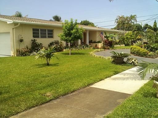 2nd image of 1019 SE 10th St
