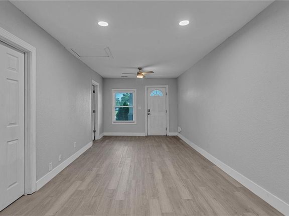 3rd image of 2113 Vincent Ave
