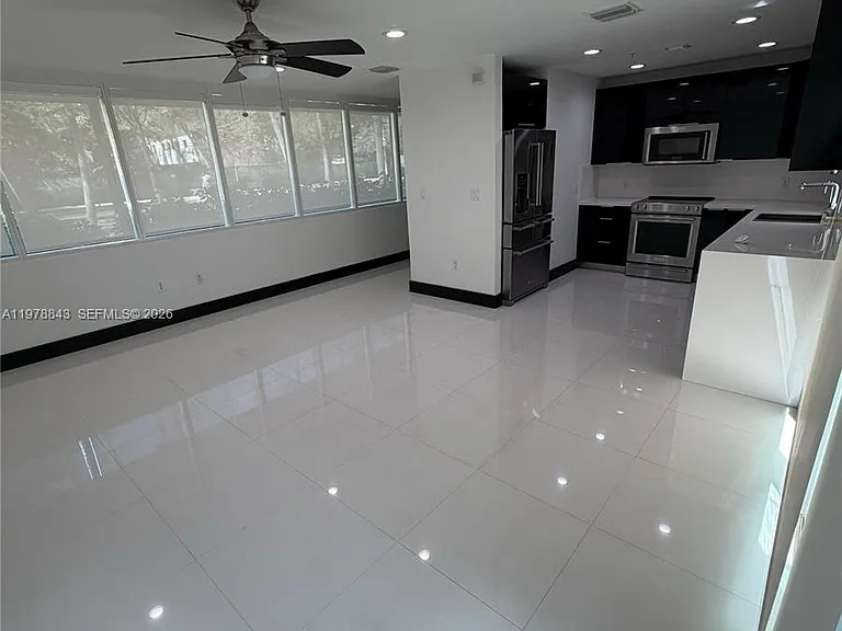 2699 Tigertail Ave #14 — Photo 4