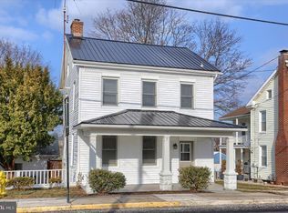 8 N Main St, Seven Valleys, PA 17360