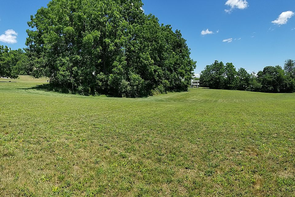 2nd image of 683 Bok Rd