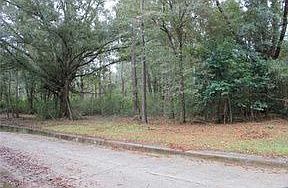 1st image of 17 Karen Dr