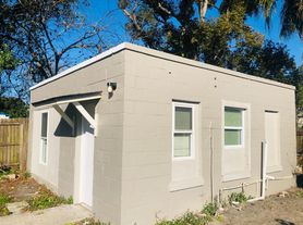 920 E Seneca Ave, Tampa, FL