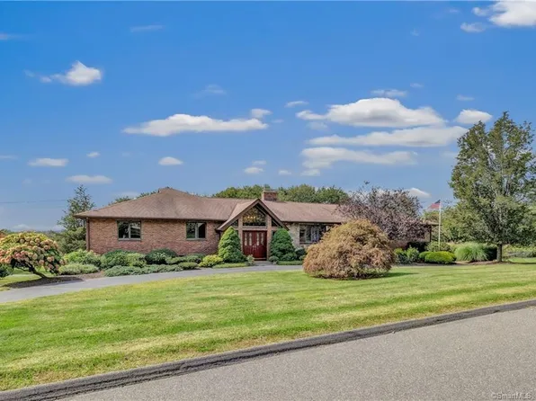 150 Roosevelt Drive, Trumbull, CT 06611