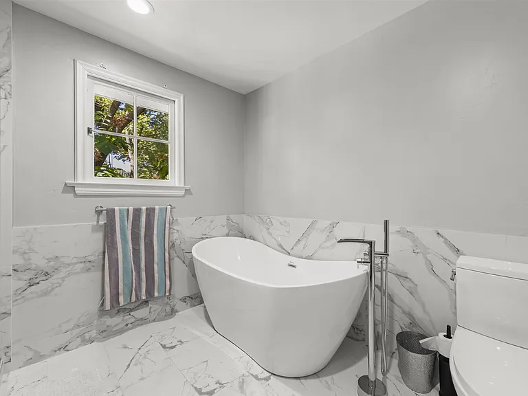 16995 Pine Way — Photo 36