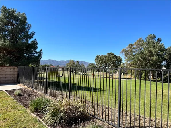 552 Ventura Ave, Corona, CA 92879