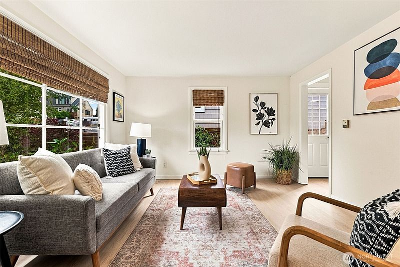 4th image of 4119 SW Kenyon Street