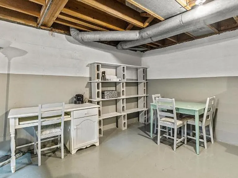 1527 Pacific Ter — Photo 32