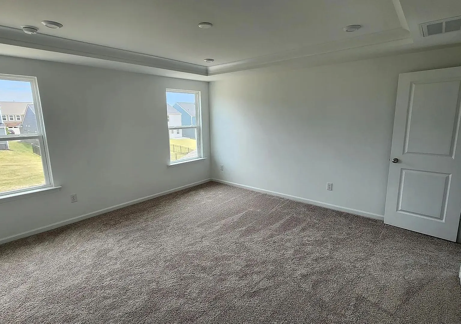Room in 4 Bedroom Home at Godwit Ln — Photo 4