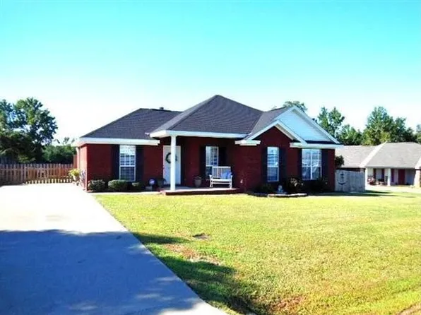 1912 Denny Dr, Deatsville, AL 36022