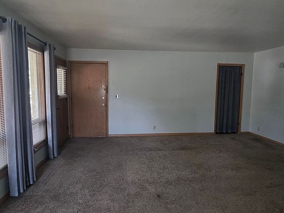 3rd image of 1314 N 116th St APT 4