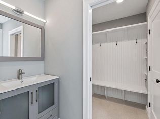 19 Oakdale Rd, North Reading, MA 01864