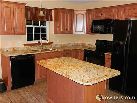 new granite bartop kitchen