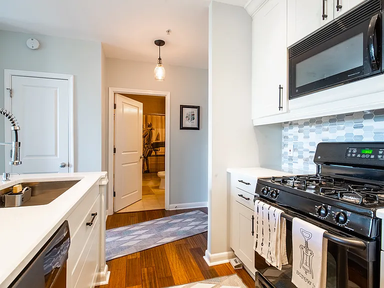 851 N Glebe Rd #2014 — Photo 9