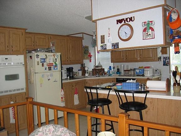 3rd image of 6989 Aster Dr