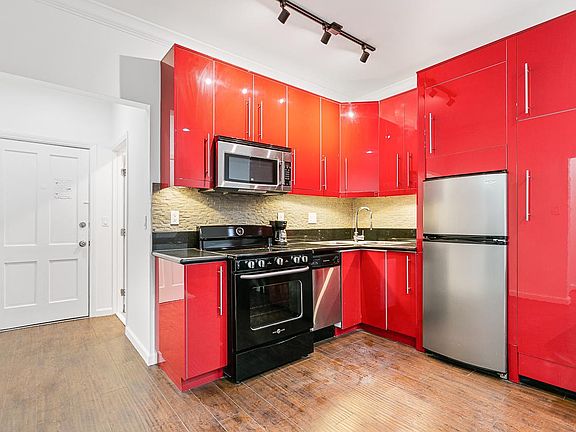3rd image of 7229 Willoughby Ave APT 5