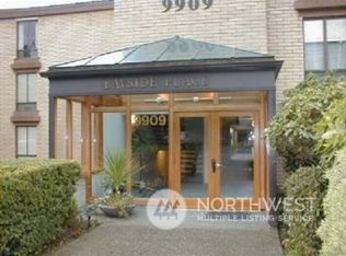 9909 NE 1st St APT 204, Bellevue, WA