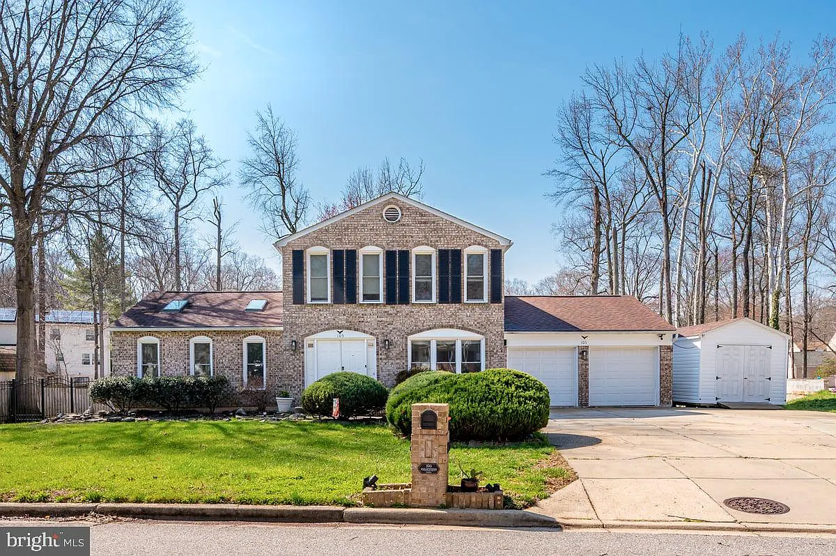 105 Saint Andrews Dr E photo 1