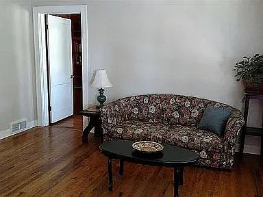 3 bed, 1092 sqft, $1,300 — Photo 4