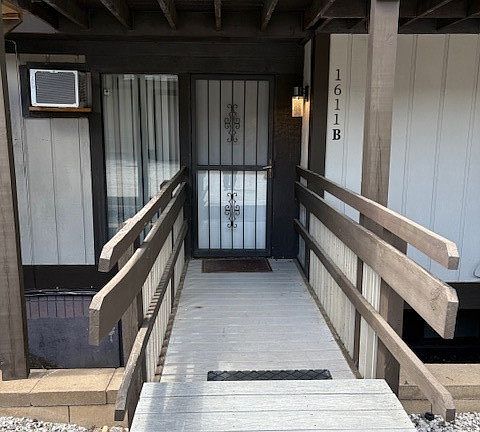 2nd image of 1611 Treetop Trl APT B