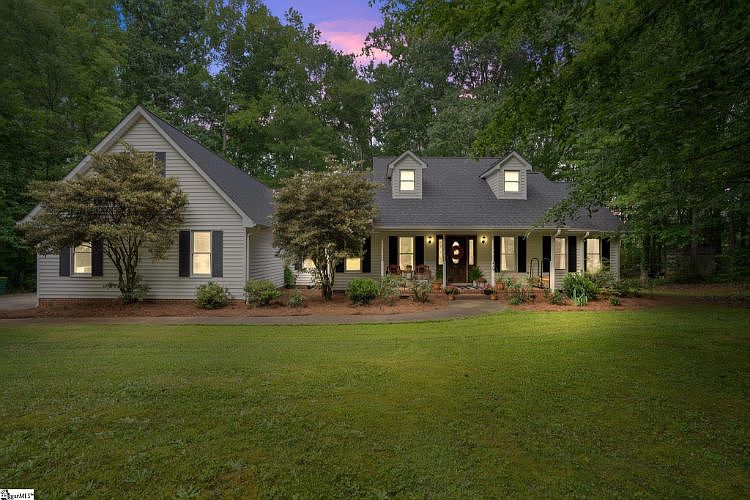 1st image of 419 Windy Woods Way