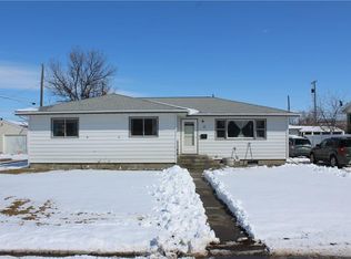11 N Terry Ave, Hardin, MT 59034