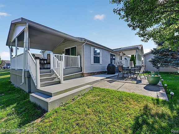 5th image of 129 Ashley Cir