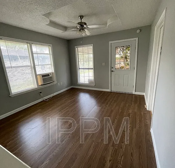 317 Oklahoma St — Photo 13