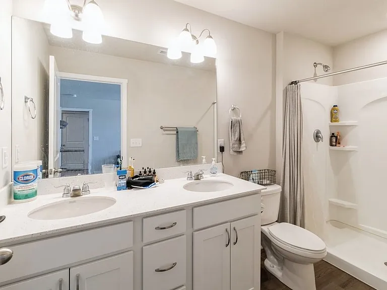 3220 NW Greenwood St — Photo 9