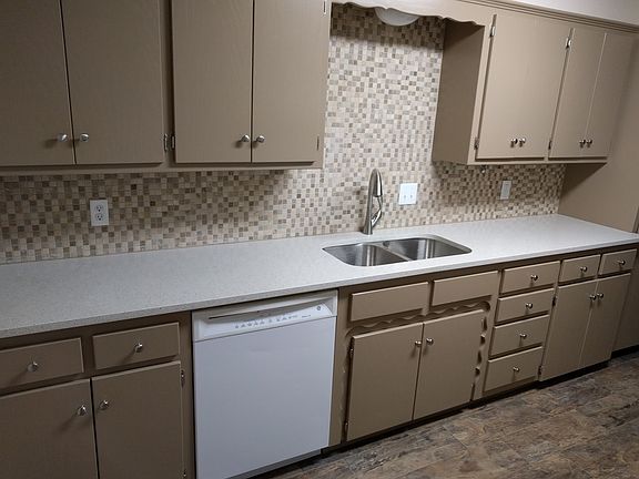 2nd image of 825 Jack Pl #A