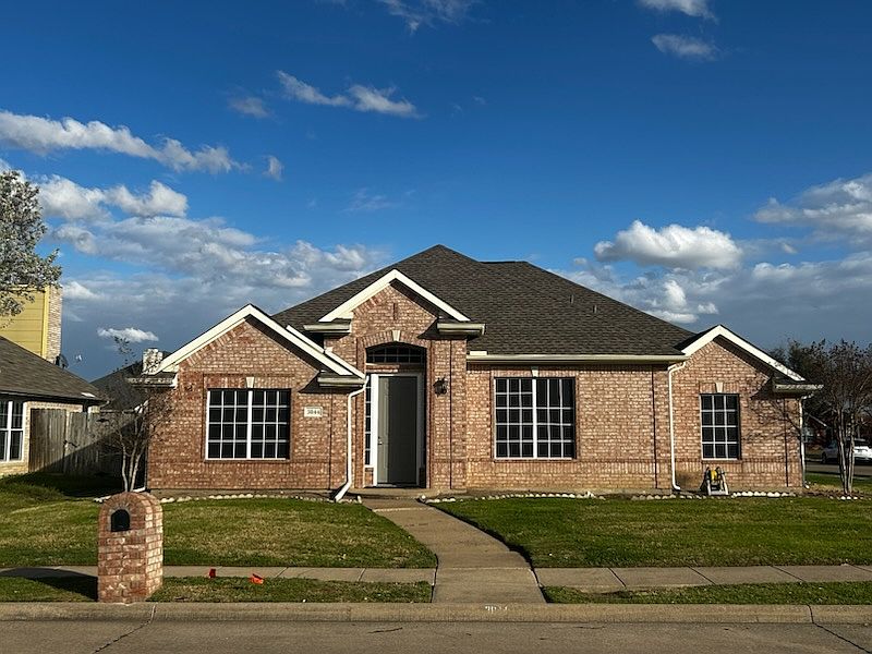 1st image of 3844 Gillespie Dr