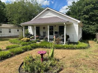 226 N Washington St, Chase City, VA 23924