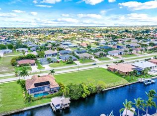 2806 Gleason Pkwy, Cape Coral, FL 33914