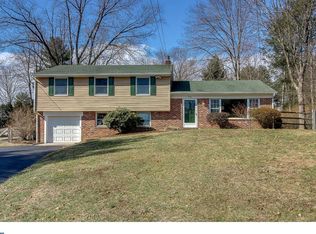 1586 Highpoint Ln, Aston, PA 19014