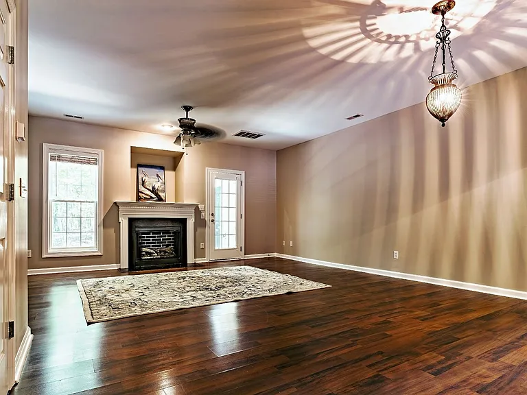 208 Sir William Ln — Photo 15