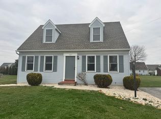 527 Woodstock Rd, Chambersburg, PA 17201