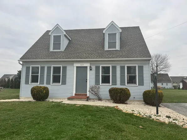 527 Woodstock Rd, Chambersburg, PA 17201